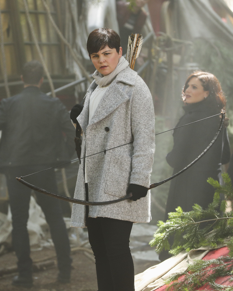 ONCE UPON A TIME - "The Savior" - As "Once Upon a Time" returns to ABC for its sixth season, SUNDAY, SEPTEMBER 25 (8:00-9:00 p.m. EDT), on the ABC Television Network, so does its classic villain-the Evil Queen. (ABC/Jack Rowand) GINNIFER GOODWIN Once Upon A Time Photo Preview: What’s Emma’s “Mysterious Side Effect”? (Season 6 Episode 1) - Part 4