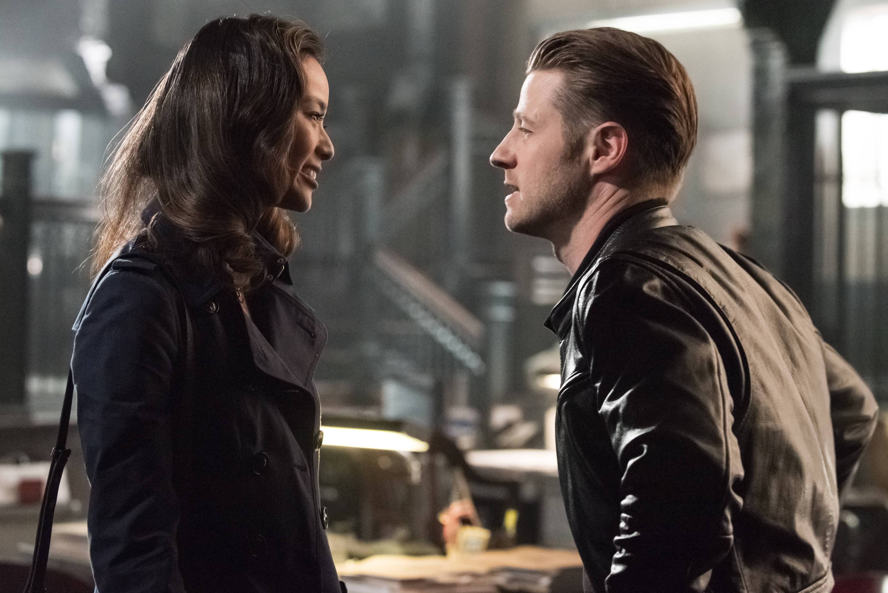 GOTHAM: L-R: Guest star Jamie Chung and Ben McKenzie in the ÒMad City: Better to Reign in HellÉÓ season premiere episode of GOTHAM airing airing Monday, Sept. 19 (8:00-9:01 PM ET/PT) on FOX.  ©2015 Fox Broadcasting Co. Cr: Jeff Neumann/FOX. Gotham Season Premiere Photo Preview: Penguins, Criminals, and Fish (Season 3 Episode 1) - Part 3