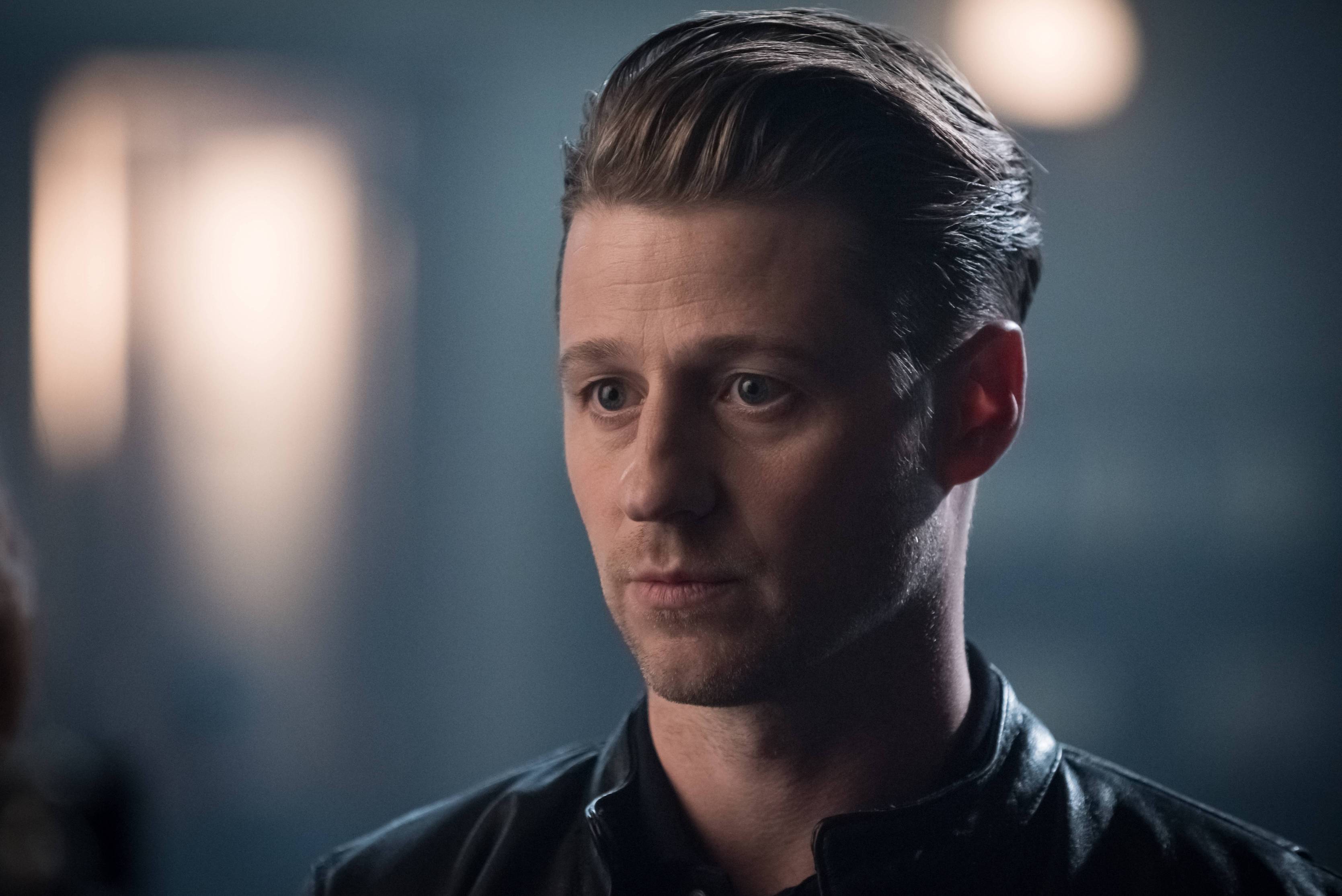 GOTHAM: Ben McKenzie in the ÒMad City: Better to Reign in HellÉÓ season premiere episode of GOTHAM airing airing Monday, Sept. 19 (8:00-9:01 PM ET/PT) on FOX.  ©2015 Fox Broadcasting Co. Cr: Jeff Neumann/FOX. Gotham Season Premiere Photo Preview: Penguins, Criminals, and Fish (Season 3 Episode 1) - Part 3