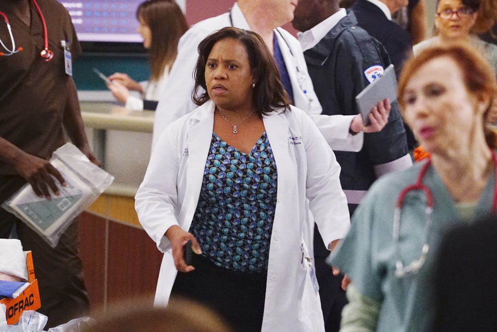 GREY Grey’s Anatomy Photo Preview: Caught in the Middle (Season 13 Episode 3) - Part 2'S ANATOMY - "I Ain't No Miracle Worker" - A car crash at a funeral brings a bickering family into the hospital. Back from New York, Arizona ends up caught between Alex and Andrew. While Ben takes on a new parenting role, Amelia helps Meredith and Maggie through a problem, on "Grey's Anatomy," THURSDAY, OCTOBER 6 (8:00-9:00 p.m. EDT), on the ABC Television Network. (ABC/Richard Cartwright) CHANDRA WILSON