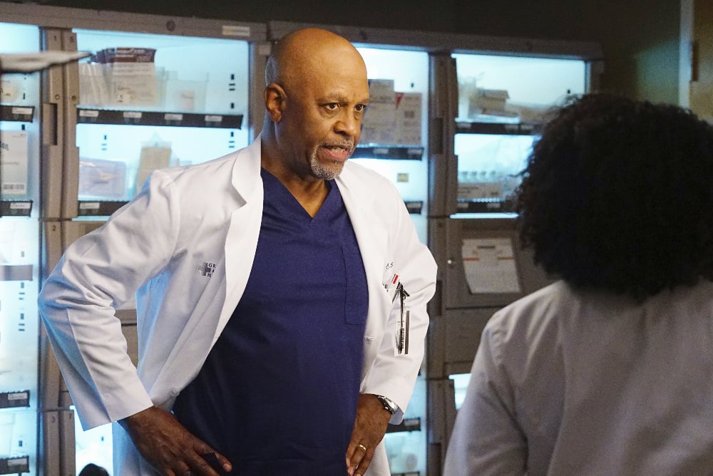 GREY Grey’s Anatomy Photo Preview: Caught in the Middle (Season 13 Episode 3) - Part 2'S ANATOMY - "I Ain't No Miracle Worker" - A car crash at a funeral brings a bickering family into the hospital. Back from New York, Arizona ends up caught between Alex and Andrew. While Ben takes on a new parenting role, Amelia helps Meredith and Maggie through a problem, on "Grey's Anatomy," THURSDAY, OCTOBER 6 (8:00-9:00 p.m. EDT), on the ABC Television Network. (ABC/Richard Cartwright) JAMES PICKENS JR.