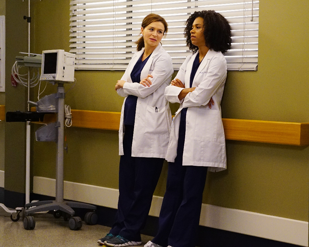 GREY Grey’s Anatomy Photo Preview: Caught in the Middle (Season 13 Episode 3) - Part 3 GREY'S ANATOMY - "I Ain't No Miracle Worker" - A car crash at a funeral brings a bickering family into the hospital. Back from New York, Arizona ends up caught between Alex and Andrew. While Ben takes on a new parenting role, Amelia helps Meredith and Maggie through a problem, on "Grey's Anatomy," THURSDAY, OCTOBER 6 (8:00-9:00 p.m. EDT), on the ABC Television Network. (ABC/Richard Cartwright)'S ANATOMY - "I Ain't No Miracle Worker" - A car crash at a funeral brings a bickering family into the hospital. Back from New York, Arizona ends up caught between Alex and Andrew. While Ben takes on a new parenting role, Amelia helps Meredith and Maggie through a problem, on "Grey's Anatomy," THURSDAY, OCTOBER 6 (8:00-9:00 p.m. EDT), on the ABC Television Network. (ABC/Richard Cartwright) CATERINA SCORSONE, KELLY MCCREARY