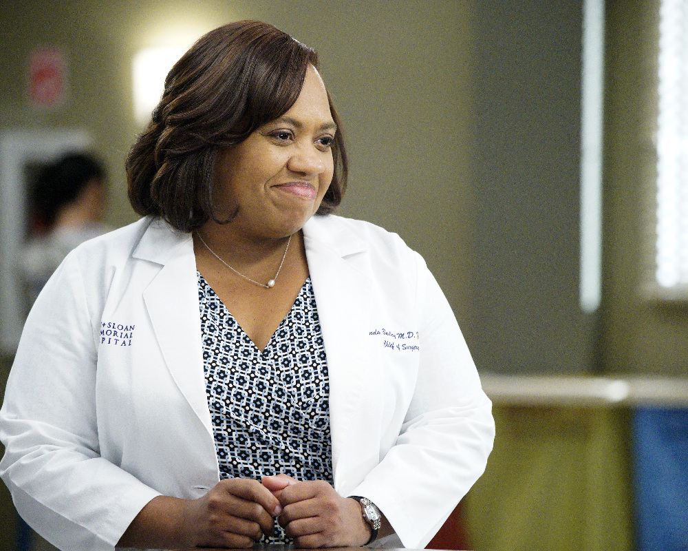 GREY Grey’s Anatomy Photo Preview: Guess Who’s Back? (Season 13 Episode 6) - Part 2'S ANATOMY - "Roar" - A familiar face returns to Grey Sloan, throwing many of the doctors for a loop. With Catherine putting on the pressure, Bailey has to make a decision about Alex while a tough ER case makes Amelia's bad day even worse, on "Grey's Anatomy," THURSDAY, OCTOBER 27 (8:00-9:00 p.m. EDT), on the ABC Television Network. (ABC/Jennifer Clasen) CHANDRA WILSON