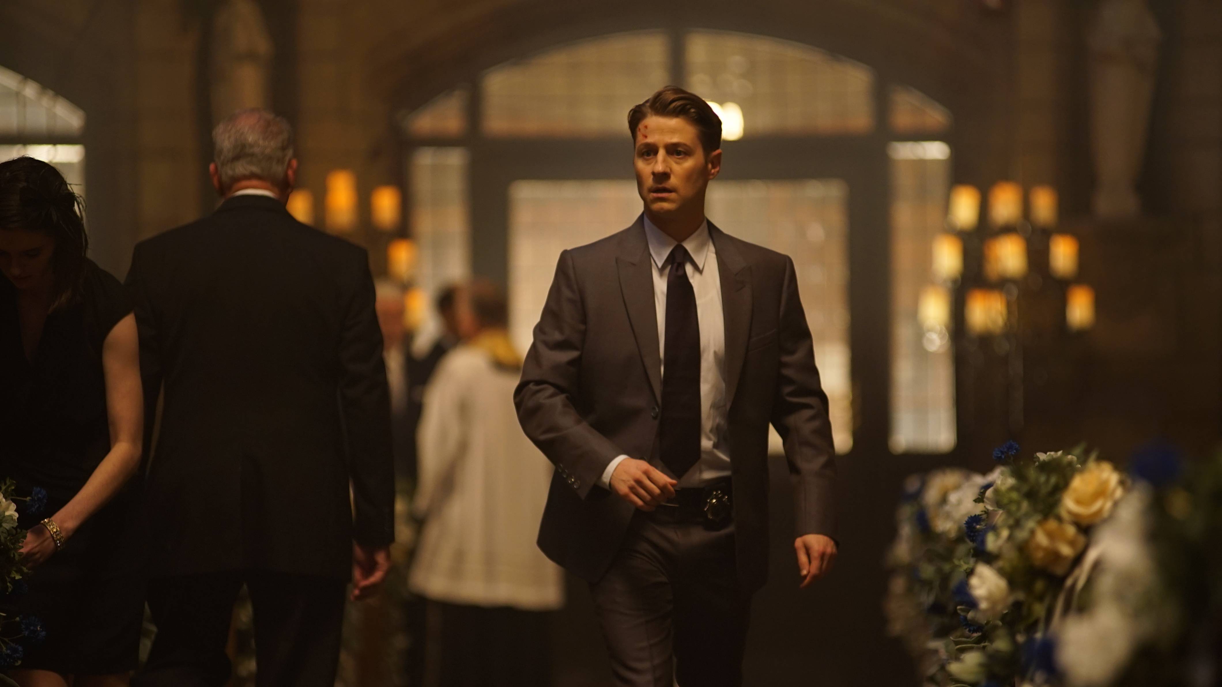 gotham-311_scn33_nr0218_f_hires2 | Tell-Tale TV GOTHAM: Ben McKenzie in the ÒMad City: Time BombÓ episode of GOTHAM airing Monday, Nov. 21 (8:00-9:01 PM ET/PT) on FOX. Cr: Jeff Neumann/FOX. Tell Tale TV’s Top Moments From Nov 27–Dec 3