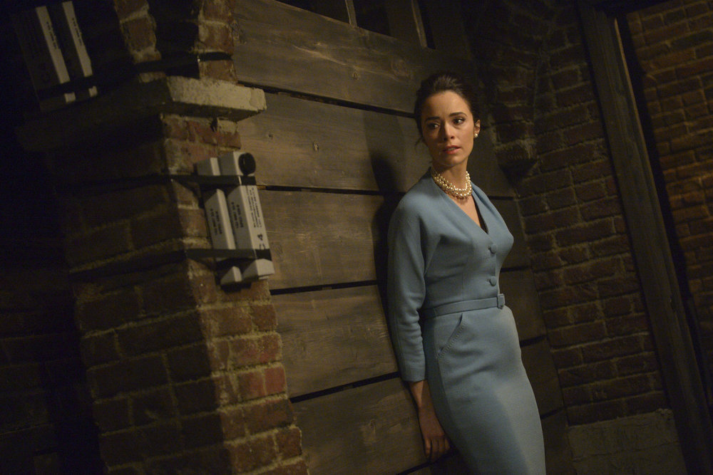 22 Most Memorable Costumes From Timeless Season 1 - Part 4