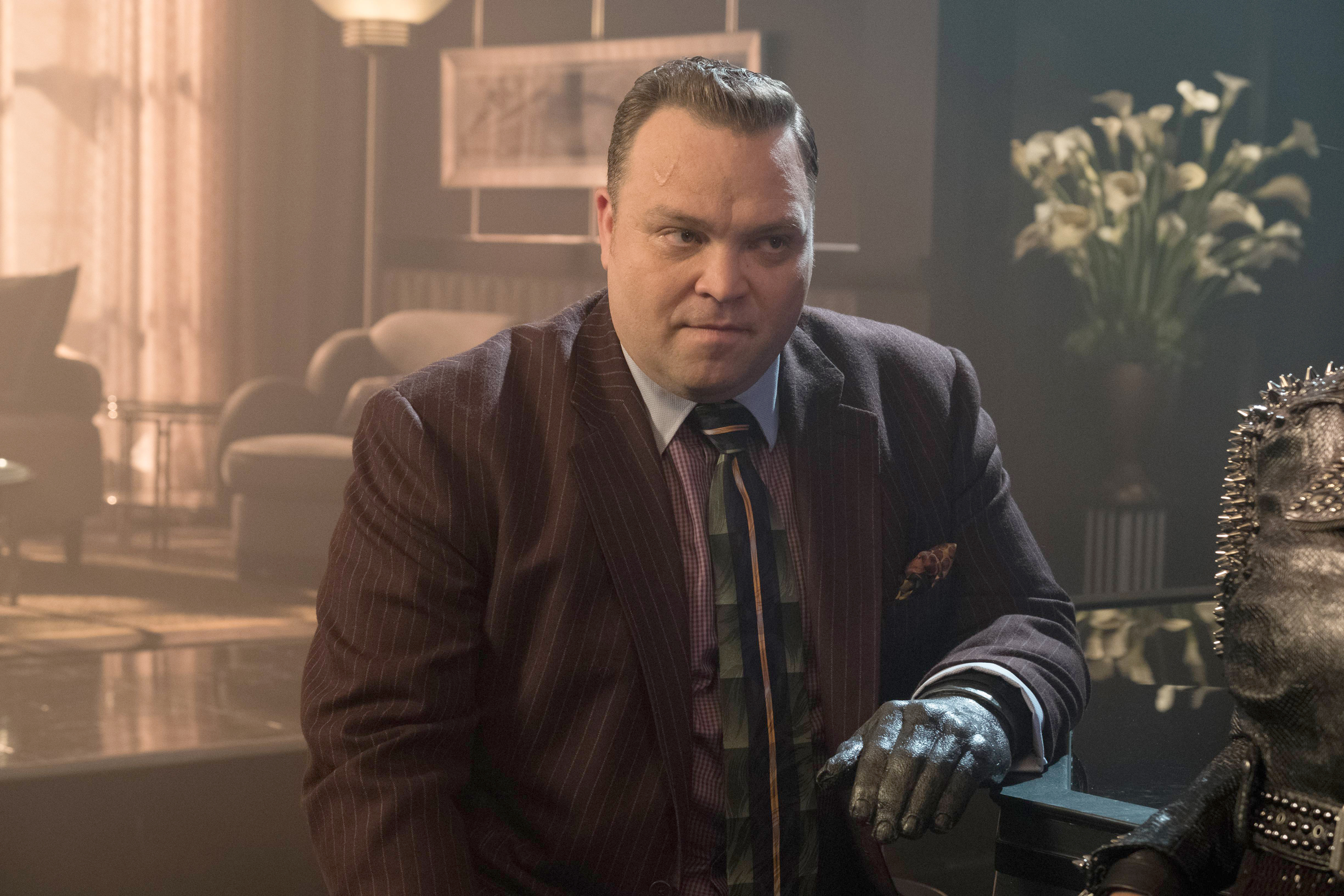 Gotham Season 3 Episode 17 Gotham Photo Preview: Villains Against Villains - Part 2 Gotham Season 3 Episode 17