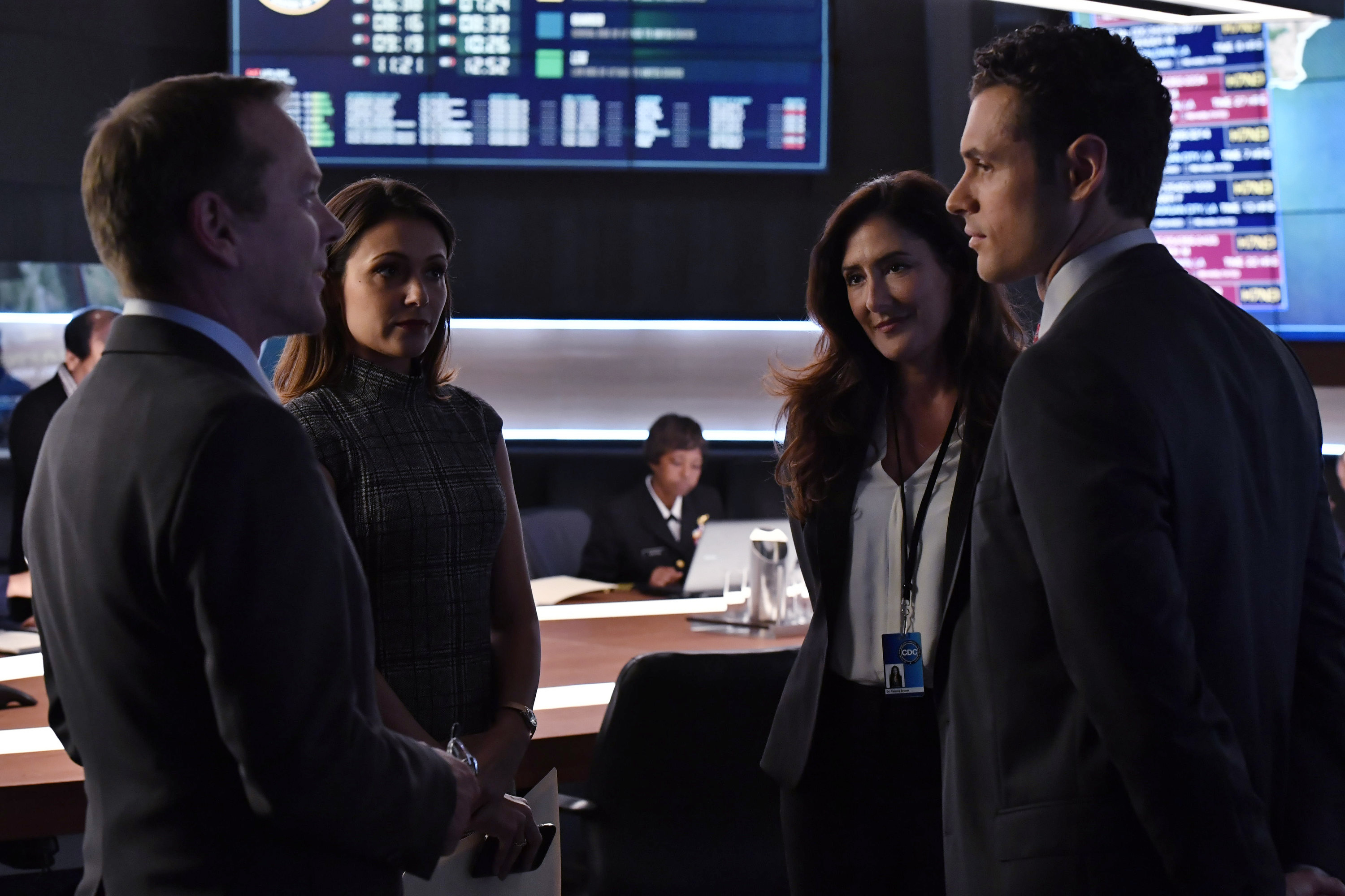 KIEFER SUTHERLAND, ITALIA RICCI, ALICIA COPPOLA, ADAN CANTO