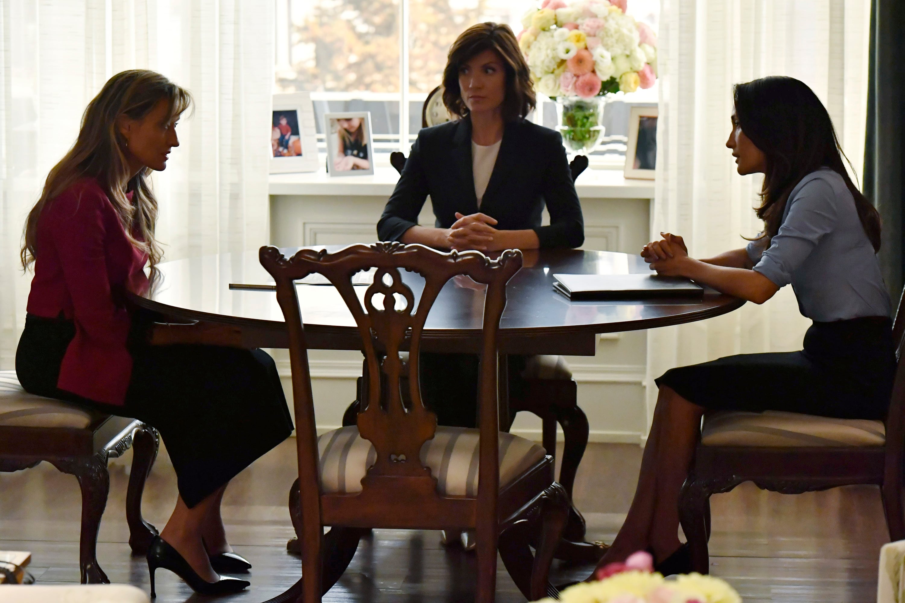 NATASCHA MCELHONE, ZOE MCLELLAN, MAGGIE Q Preview — Designated Survivor Season 2 Episode 4: Equilibrium - Part 3