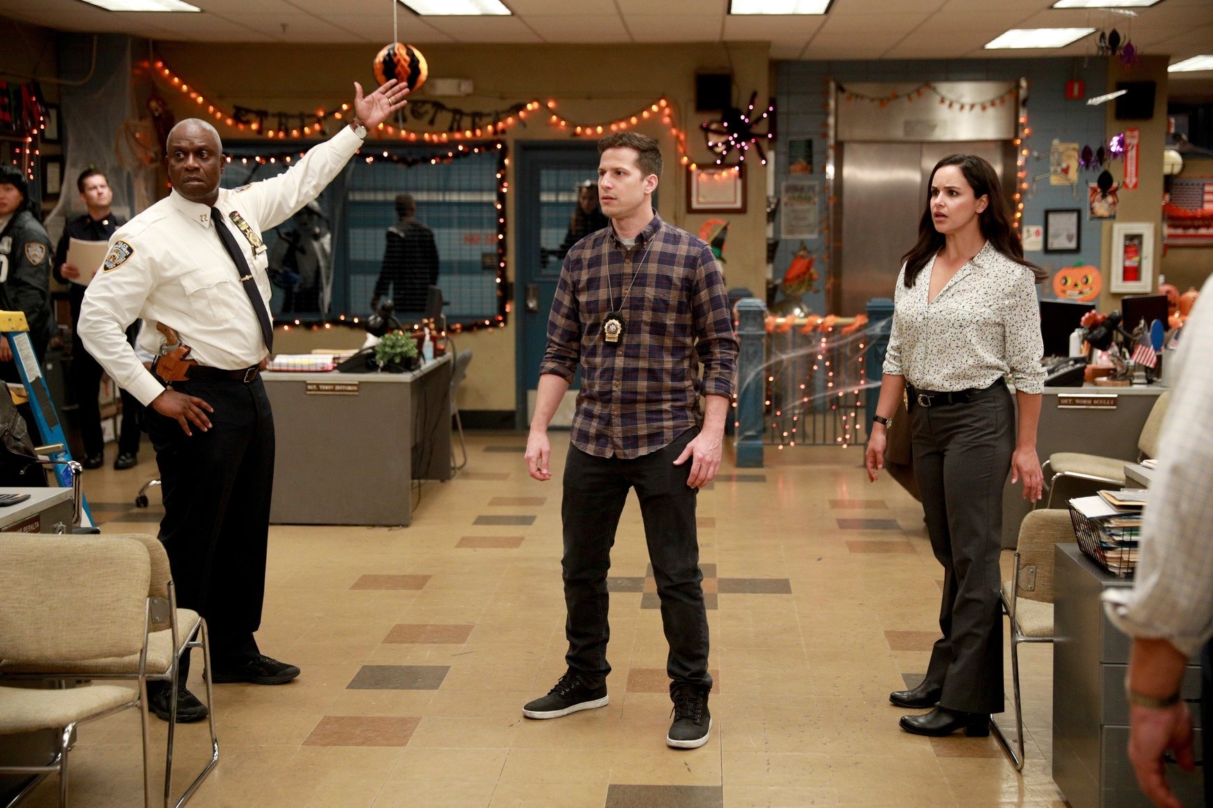 Brooklyn Nine-Nine Season 5 Episode 4 | Tell-Tale TV Brooklyn Nine-Nine Season 5 Episode 4