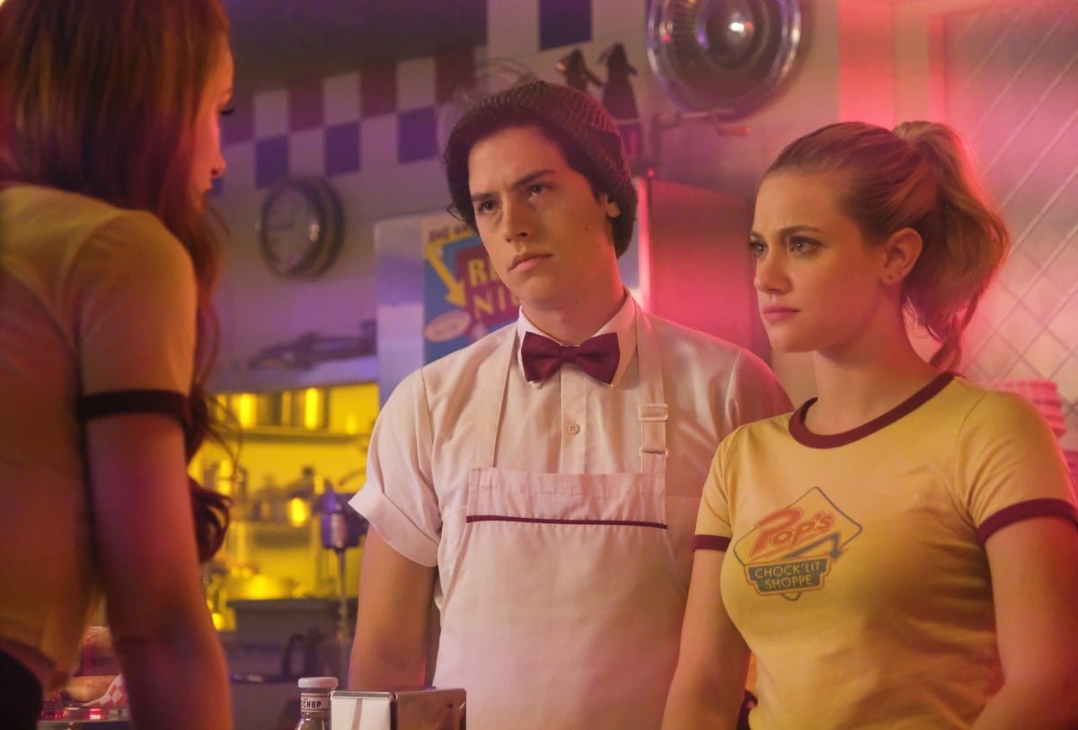 Riverdale Season 2 Episode 2 | Tell-Tale TV Riverdale Season 2 Episode 2 Riverdale Review: Chapter Fifteen: Nighthawks (Season 2 Episode 2) Riverdale Season 2 Episode 2