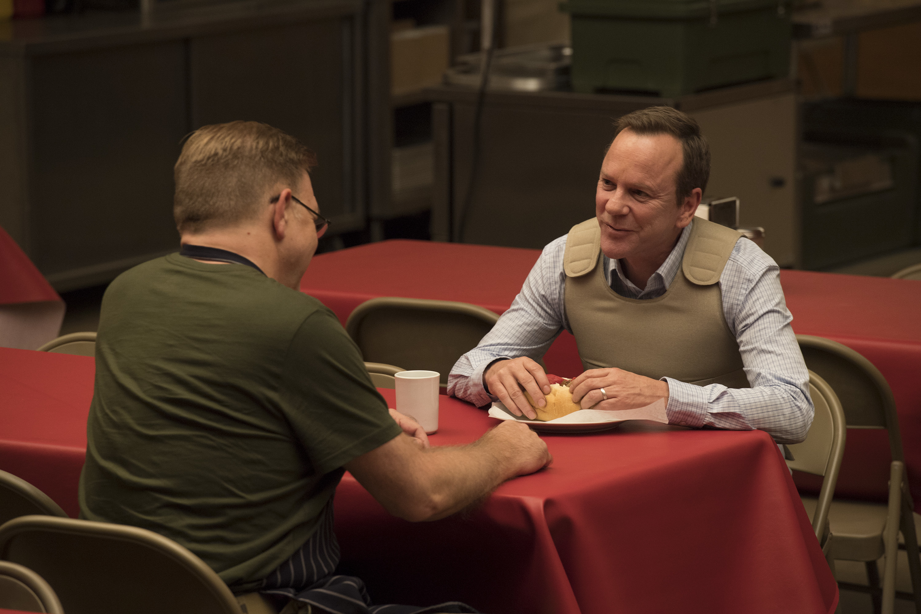 BRIAN HOWE, KIEFER SUTHERLAND | Tell-Tale TV BRIAN HOWE, KIEFER SUTHERLAND Preview — Designated Survivor Season 2 Episode 8: Home