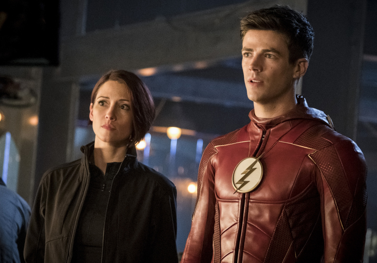 FLA408C_0130b Preview — Arrowverse Crossover: Crisis on Earth-X - Part 7