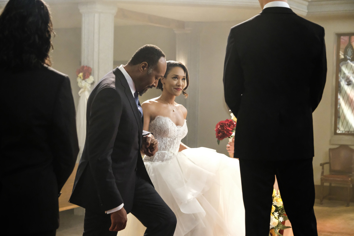 Supergirl Season 8 Episode 8 -- "Crisis on Earth-X, Part 1" Preview — Arrowverse Crossover: Crisis on Earth-X - Part 2