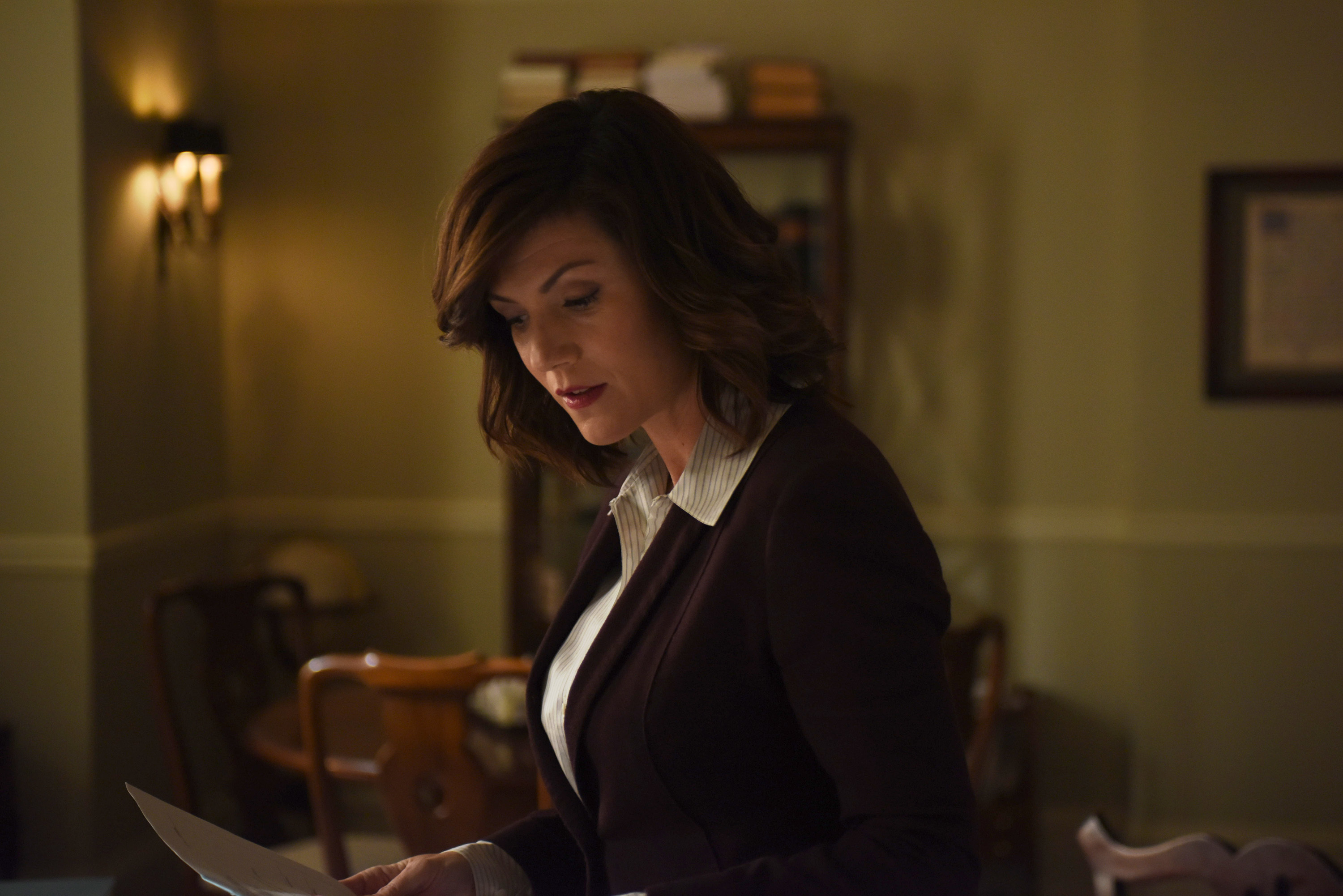 ZOE MCLELLAN Preview — Designated Survivor Season 2 Episode 10: Line of Fire - Part 4