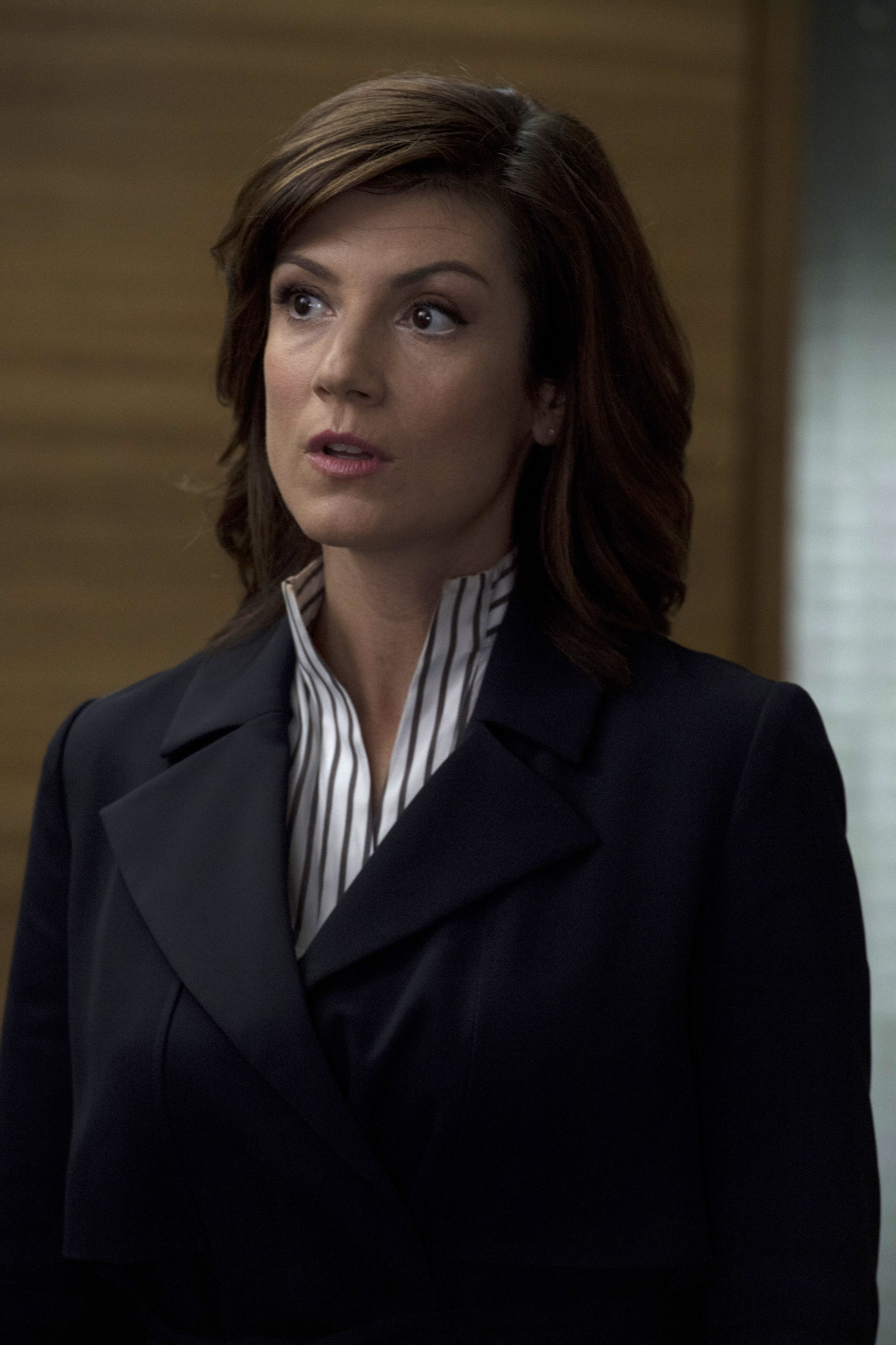 ZOE MCLELLAN Preview — Designated Survivor Season 2 Episode 10: Line of Fire - Part 2