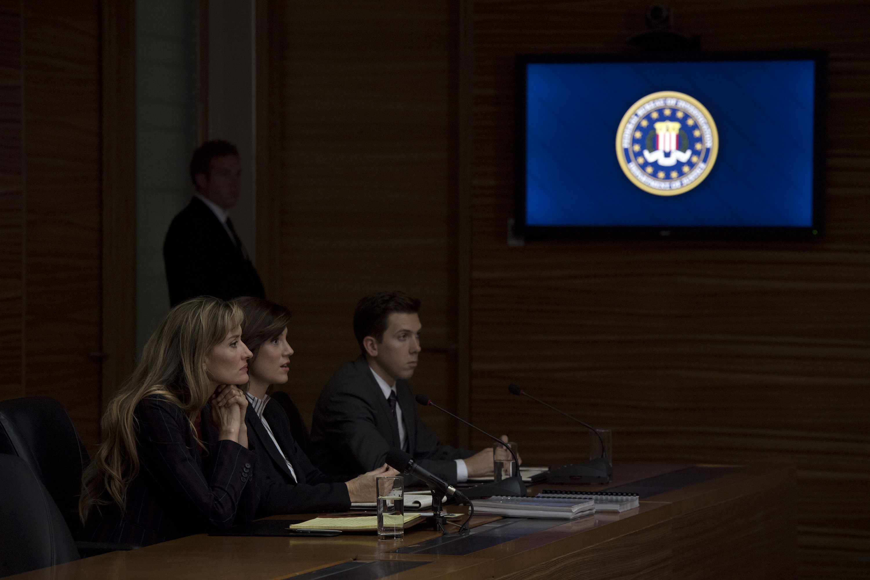 NATASCHA MCELHONE, ZOE MCLELLAN Preview — Designated Survivor Season 2 Episode 10: Line of Fire - Part 2