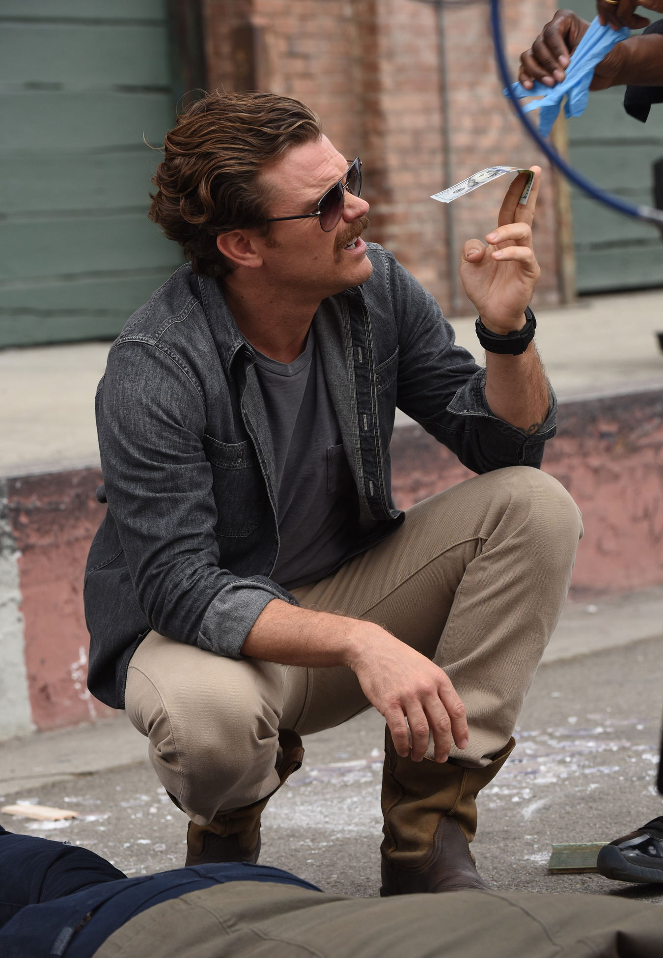 ffLethalWeapon-Ep211a_Sc8-Ray_0272_f_hires1 Preview — Lethal Weapon Season 2 Episode 11: Funny Money