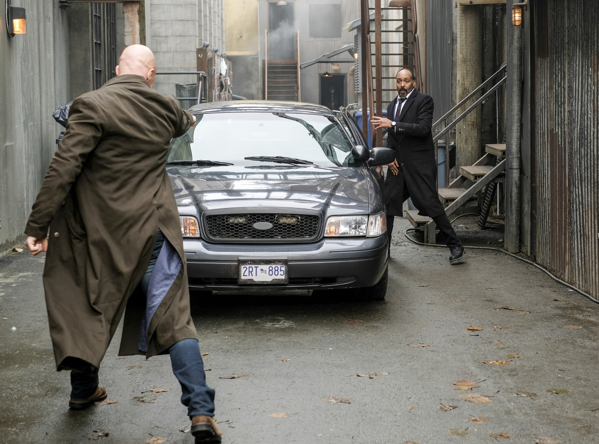 The Flash Season 4 Episode 12 - "Honey, I Shrunk Team Flash" Preview — The Flash Season 4 Episode 12: Honey I Shrunk Team Flash - Part 2