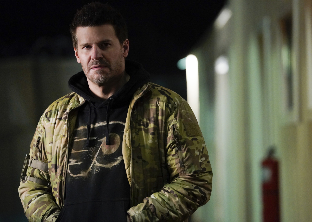 David Boreanaz - SEAL Team Season 1 Episode 16 - Never Get Out of the Boat Preview — SEAL Team Season 1 Episode 16: Never Get Out of the Boat - Part 2 SEAL Team Season 1 Episode 16 - Never Get Out of the Boat