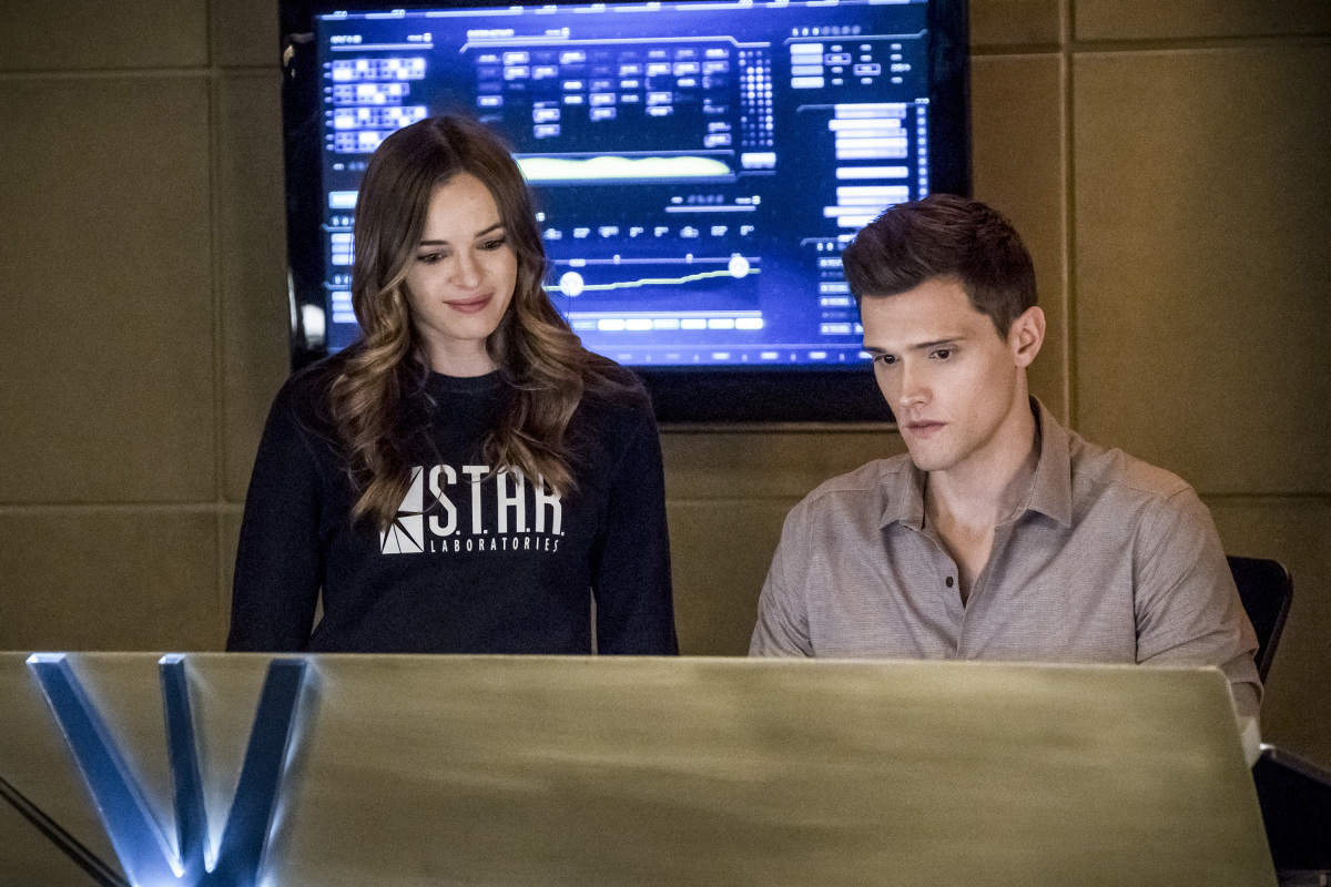 FLA416b_0148b Preview — The Flash Season 4 Episode 16: Run Iris, Run - Part 3