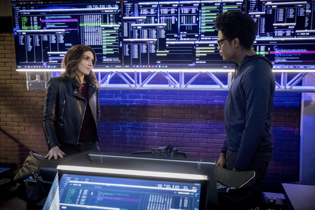 ARR617b_0009b Preview — Arrow Season 6 Episode 17: Brothers in Arms - Part 2