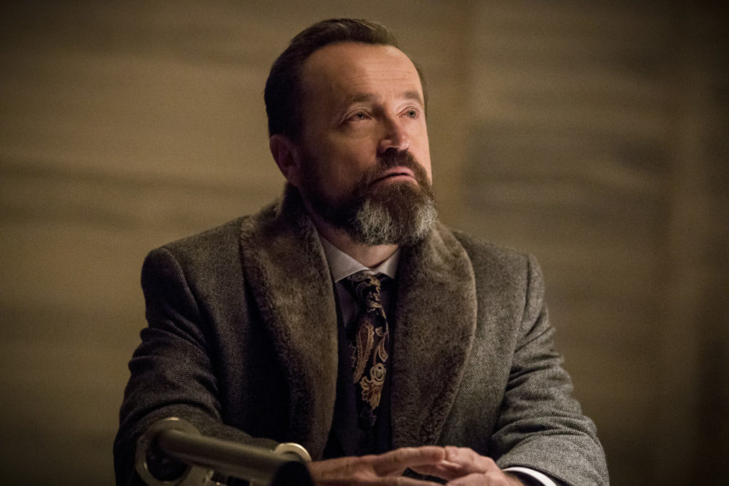 ARR617b_0373b Preview — Arrow Season 6 Episode 17: Brothers in Arms - Part 2