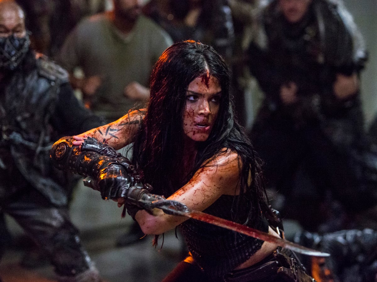 The 100 Season 5 Episode 2 - Red Queen | Tell-Tale TV The 100 Season 5 Episode 2 - Red Queen Preview — The 100 Season 5 Episode 2: Red Queen The 100 -- "Red Queen" -- Pictured: Marie Avgeropoulos as Octavia -- Photo: Michael Courtney/The CW -- é 2018 The CW Network, LLC. All rights reserved.