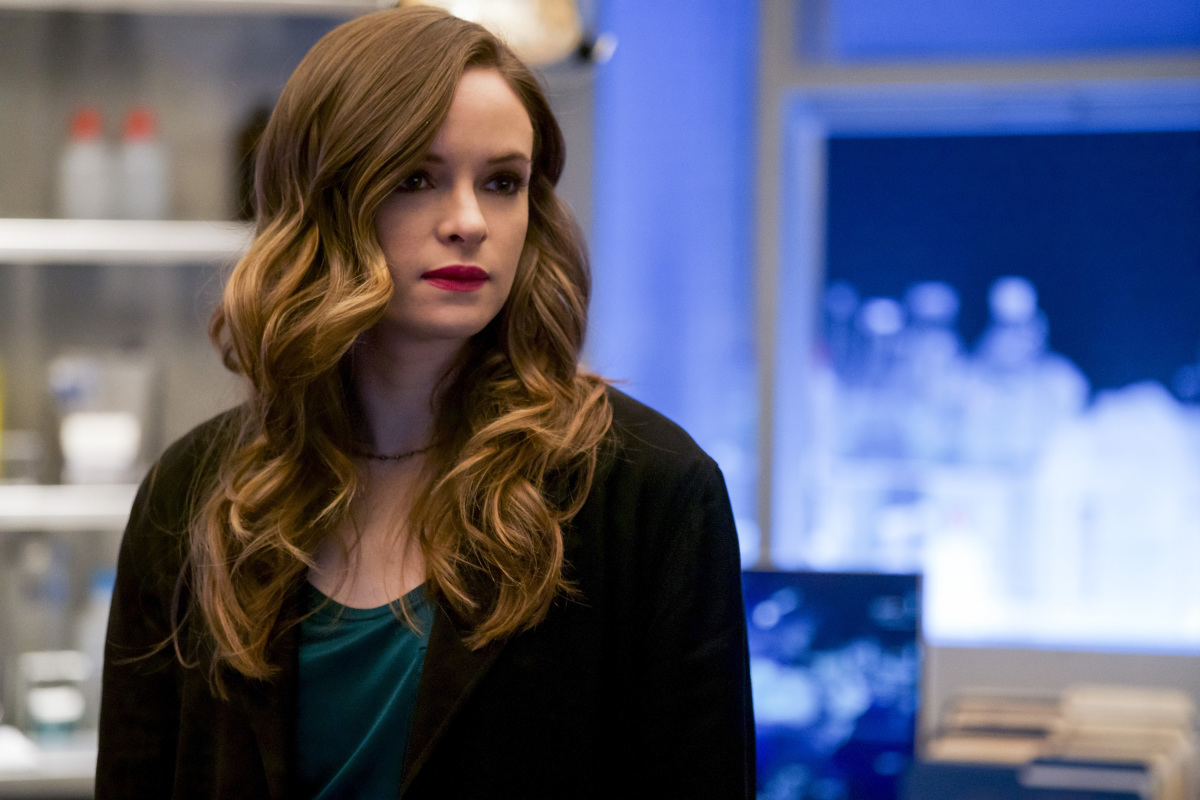 The Flash Season 4 Episode 21 - Harry and the Harrisons Preview — The Flash Season 4 Episode 21: Harry and the Harrisons