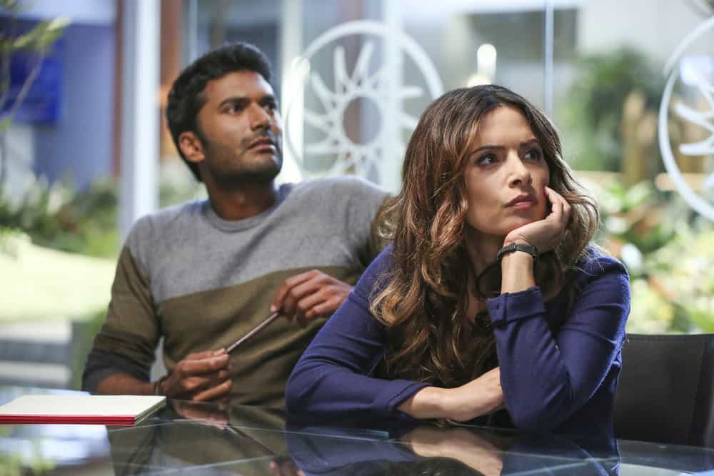 Reverie - Season 1 Episode 4 Preview — Reverie Season 1 Episode 5: Altum Somnum - Part 2 REVERIE -- "Altum Somnum" Episode 104 -- Pictured: (l-r) Sendhil Ramamurthy as Paul Hammond, Sarah Shahi as Mara Kint -- (Photo by: Vivian Zink/NBC)