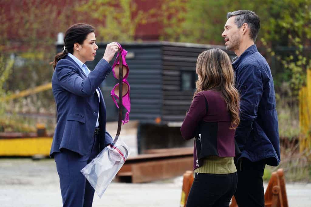 ALIYAH OÕBRIEN, EDDIE CIBRIAN Preview — Take Two Season 1 Episode 5: Death Becomes Him TAKE TWO - "Death Becomes Him" - A terminally ill man hires Eddie and Sam to protect him from the very hitman he hired to make his death look like an accident. When he discovers he was misdiagnosed and is going to live, he fears for his life. Together, Eddie and Sam must keep him safe and in hiding long enough to find and stop his hired killer but soon learn that the hitman isn't the only one after him, on "Take Two," THURSDAY, JULY 19 (8:00-9:00 p.m. EDT), on The ABC Television Network. (ABC/David Bukach)
ALIYAH OÕBRIEN, EDDIE CIBRIAN