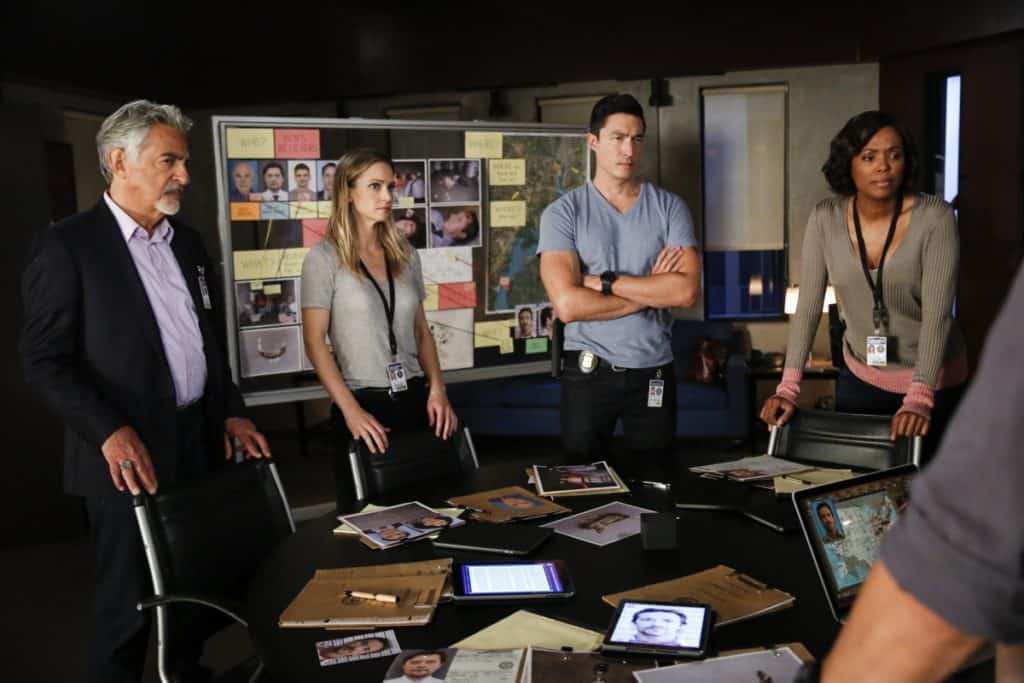 Criminal Minds - 300 Preview — Criminal Minds Season 14 Episode 1: 300 Criminal Minds - 300