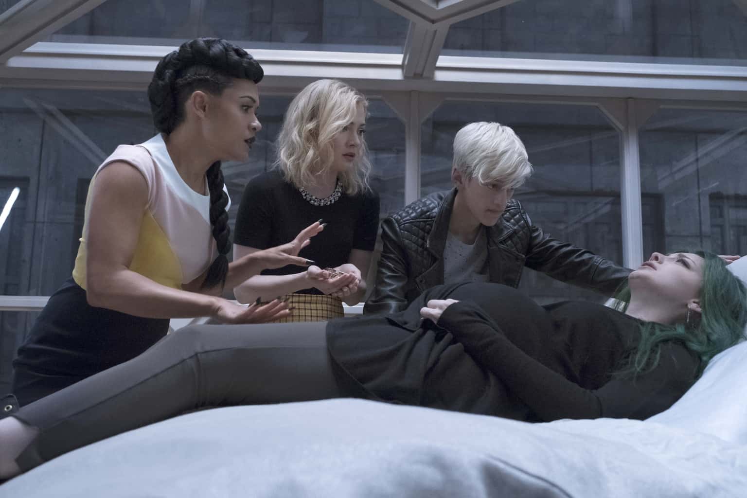 The Gifted Season 2 Episode 1 - "eMergence" The Gifted Review: eMergence (Season 2 Episode 1) The Gifted Season 2 Episode 1 - "eMergence"