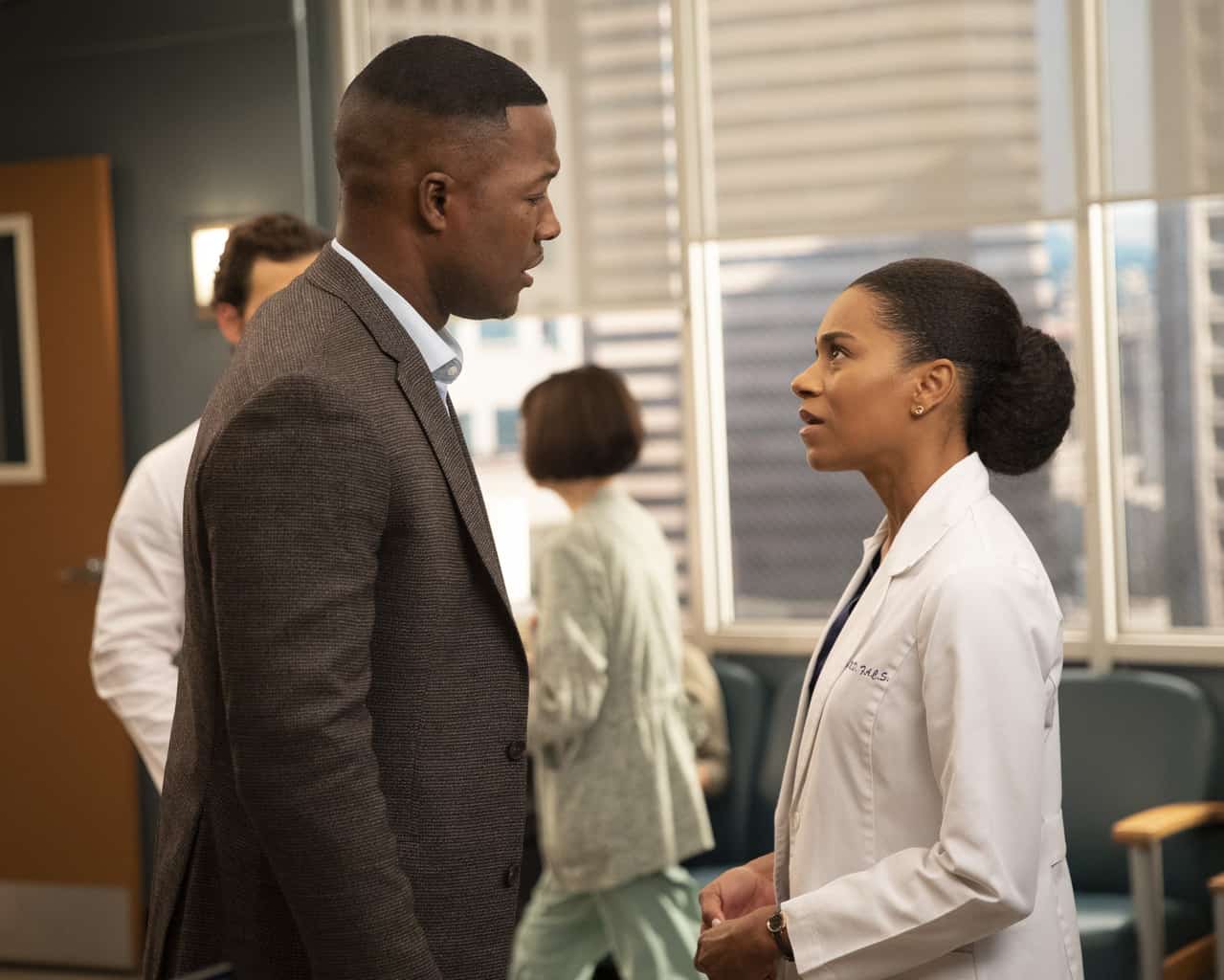 FLEX ALEXANDER, KELLY MCCREARY Preview — Grey’s Anatomy Season 15 Episode 4: Momma Knows Best Grey's Anatomy Season 15 Episode 4 Momma Knows Best