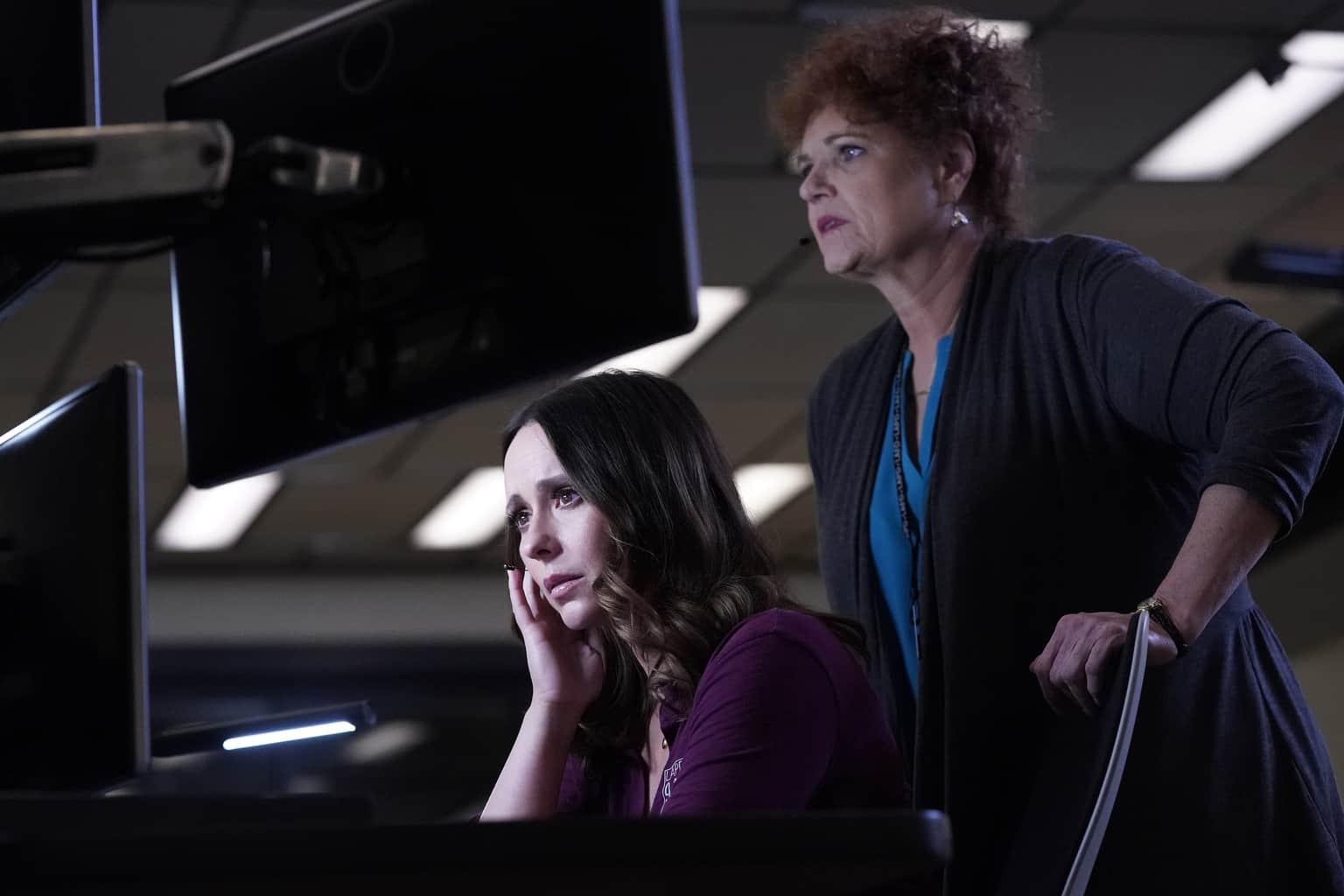 9-1-1 Season 2 Episode 4 - Jennifer Love Hewitt as Maddie Kendall and guest star Debra Christofferson Preview — 9-1-1 Season 2 Episode 5: Awful People - Part 2 9-1-1 Season 2 Episode 4 - Jennifer Love Hewitt as Maddie Kendall and guest star Debra Christofferson