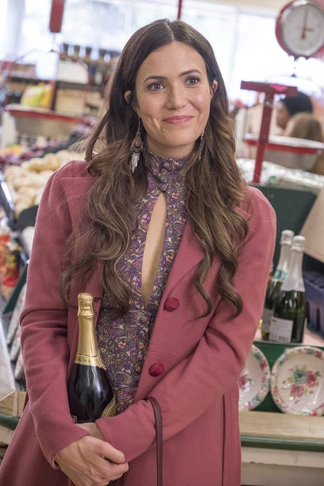 This Is Us Season 3 Episode 3 - Mandy Moore as Rebecca Preview — This Is Us Season 3 Episode 3: Katie Girls - Part 2 This Is Us Season 3 Episode 3 - Mandy Moore as Rebecca