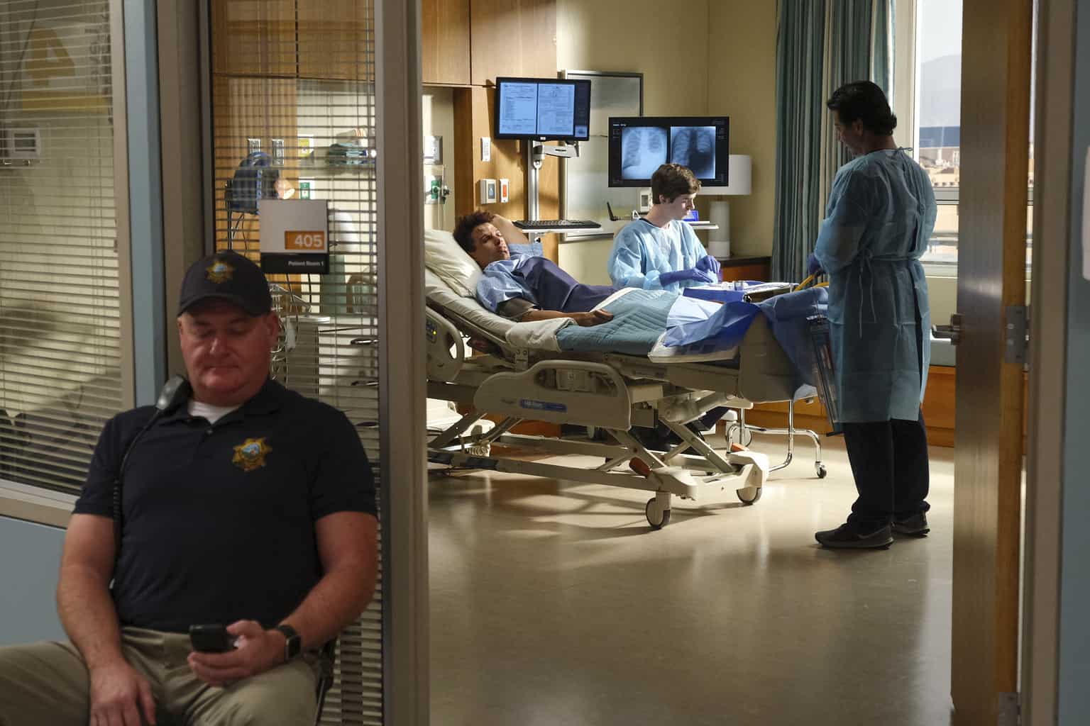 MASON GOODING, FREDDIE HIGHMORE, WILL YUN LEE Preview — The Good Doctor Season 2 Episode 9: Empathy - Part 2 The Good Doctor Season 2 Episode 9 "Empathy"
