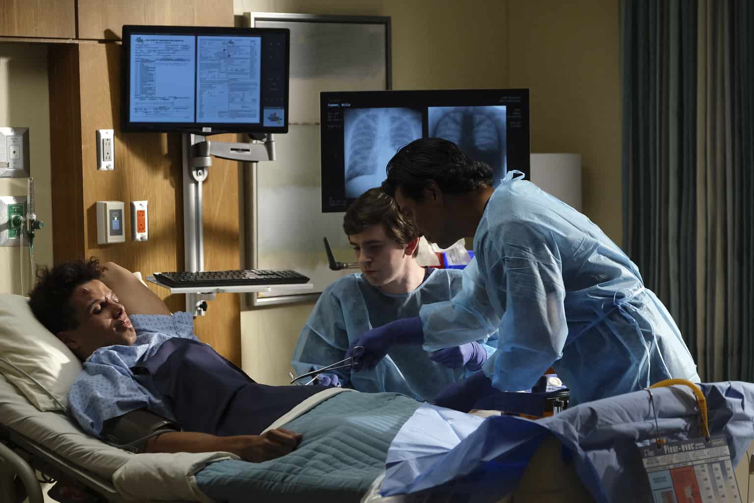 MASON GOODING, FREDDIE HIGHMORE, WILL YUN LEE Preview — The Good Doctor Season 2 Episode 9: Empathy - Part 3 The Good Doctor Season 2 Episode 9 "Empathy"