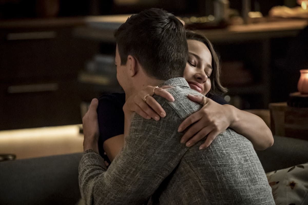 FLA507b_0176b Preview — The Flash Season 5 Episode 7: O Come, All Ye Faithful
