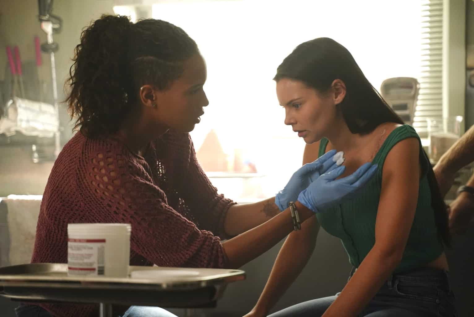 FOLA EVANS-AKINGBOLA, ELINE POWELL - Siren Season 2 Episode 3 | Tell-Tale TV FOLA EVANS-AKINGBOLA, ELINE POWELL Siren Review: Natural Order (Season 2 Episode 3)