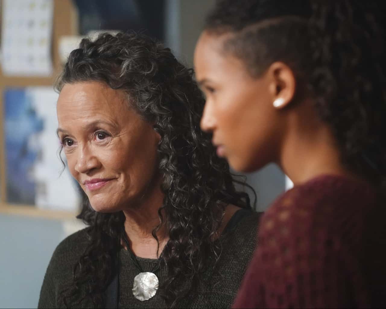 RENA OWEN, FOLA EVANS-AKINGBOLA - Siren Season 2 Episode 3 | Tell-Tale TV RENA OWEN, FOLA EVANS-AKINGBOLA Siren Review: Natural Order (Season 2 Episode 3) - Siren Season 2 Episode 3