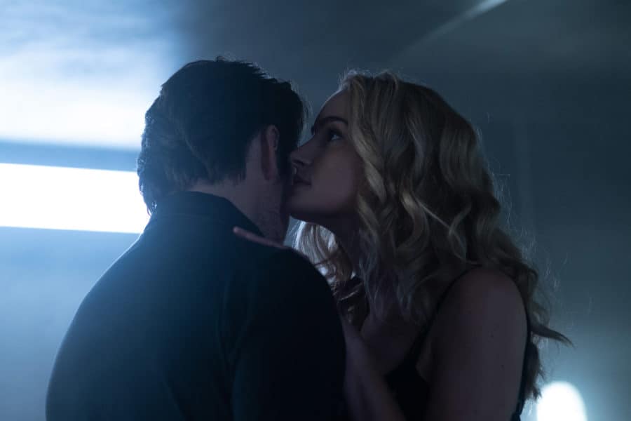 The Passage Season 1 Episode 5 - Brianne Howey as Shauna Babcock and Vincent Piazza as Clark Richards Preview — The Passage Season 1 Episode 5: How You Gonna Outrun The End of the World? - Part 2 The Passage Season 1 Episode 5 - Brianne Howey as Shauna Babcock and Vincent Piazza as Clark Richards