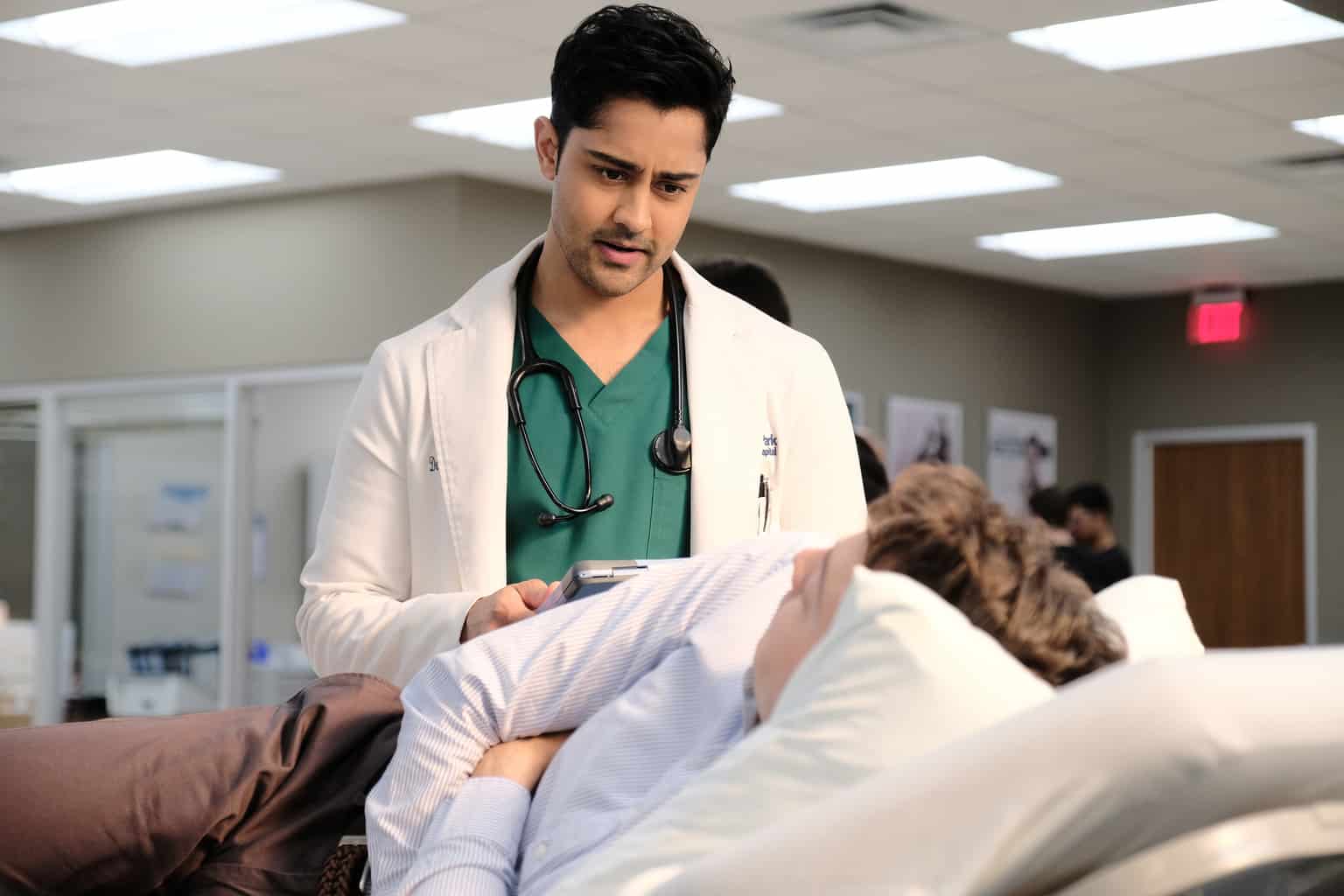 TR-215_SCN9_GD0025 Preview — The Resident Season 2 Episode 15: Queens - Part 2 The Resident Season 2 Episode 15 - Manish Dayal as Devon Pravesh