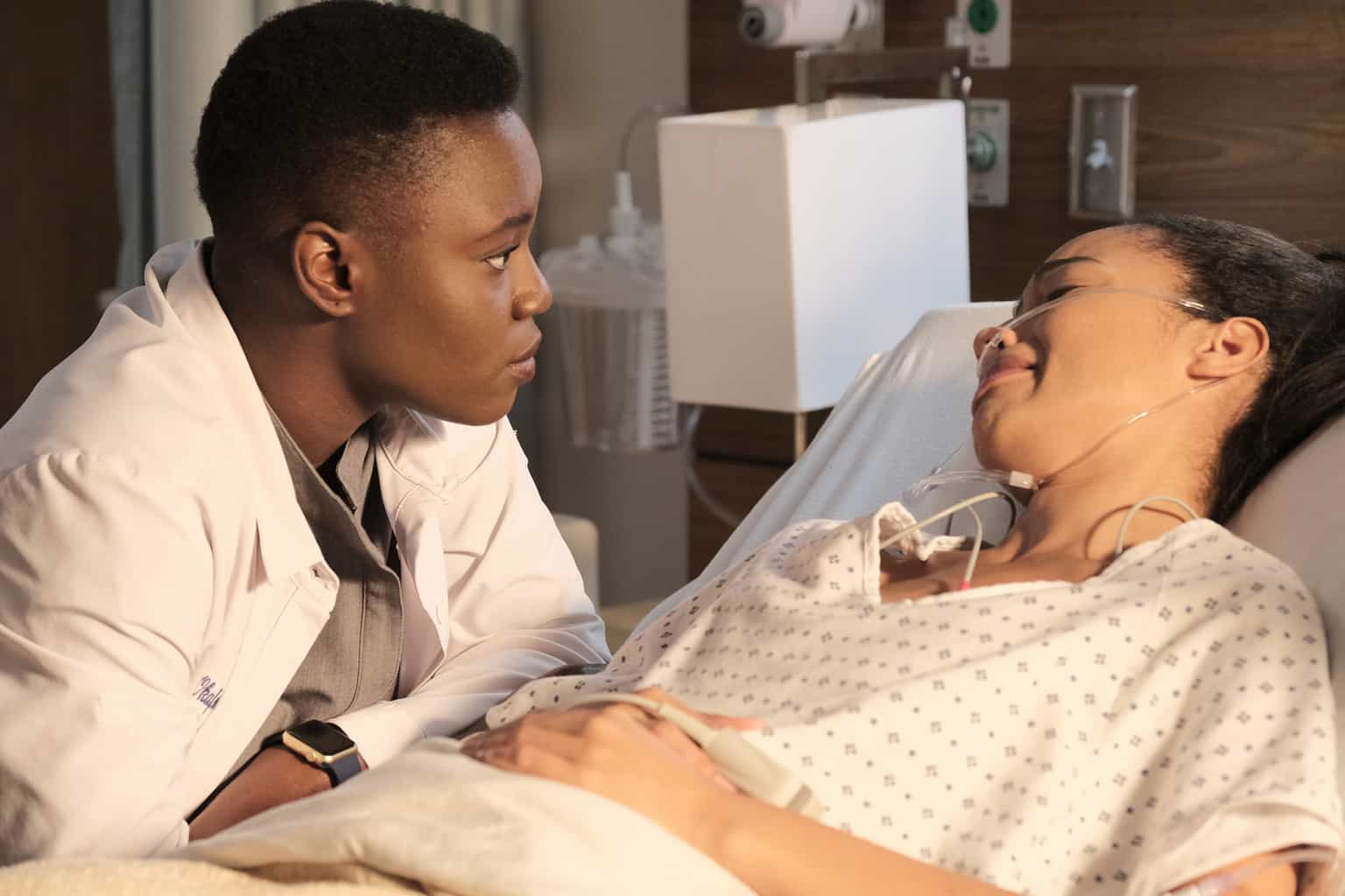 TR-215_Scn38_GD0004 Preview — The Resident Season 2 Episode 15: Queens - Part 2 The Resident Season 2 Episode 15 - Shaunette Rene Wilson as Mina Okafor and Erinn Westbrook