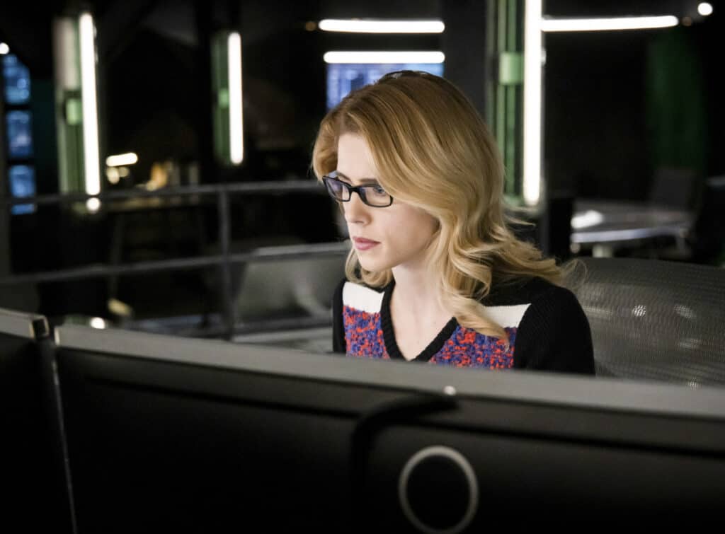 ARR717b_0075b Preview — Arrow Season 7 Episode 17: Inheritance Arrow Season 7 Episode 17 - Emily Bett Rickards as Felicity Smoak