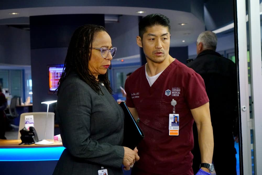 Chicago Med – Season 4 Preview — Chicago Med Season 4 Episode 17: The Space Between Us - Part 2 Chicago Med Season 4 Episode 17 - S. Epatha Merkerson as Sharon Goodwin, Brian Tee as Ethan Choi