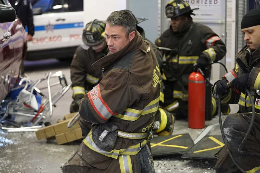 Chicago Med – Season 4 Preview — Chicago Med Season 4 Episode 17: The Space Between Us - Part 3 Chicago Med Season 4 Episode 17 - Taylor Kinney as Kelly Severide