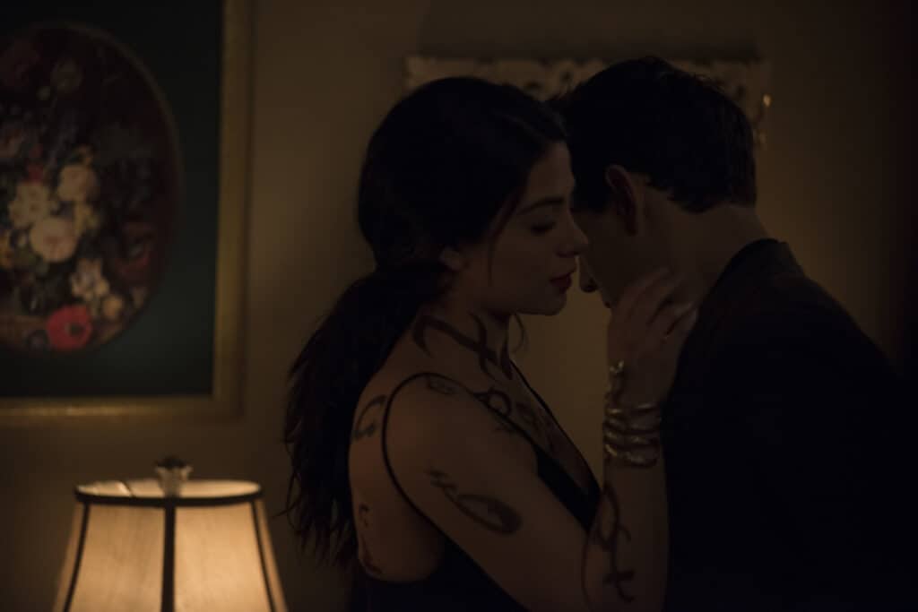 Shadowhunters Season 3 Episode 20 - EMERAUDE TOUBIA, ALBERTO ROSENDE Preview — Shadowhunters Season 3 Episode 20: City of Glass - Part 2