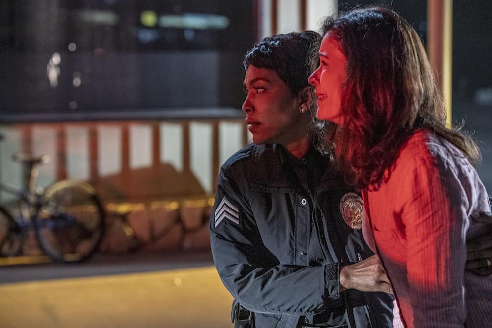 911-Ep-216_Sc31_0084 Preview — 9-1-1 Season 2 Episode 16: Bobby Begins Again - Part 2 9-1-1 Season 2 Episode 16 - Angela Bassett as Athena Grant and Lauren Stamile