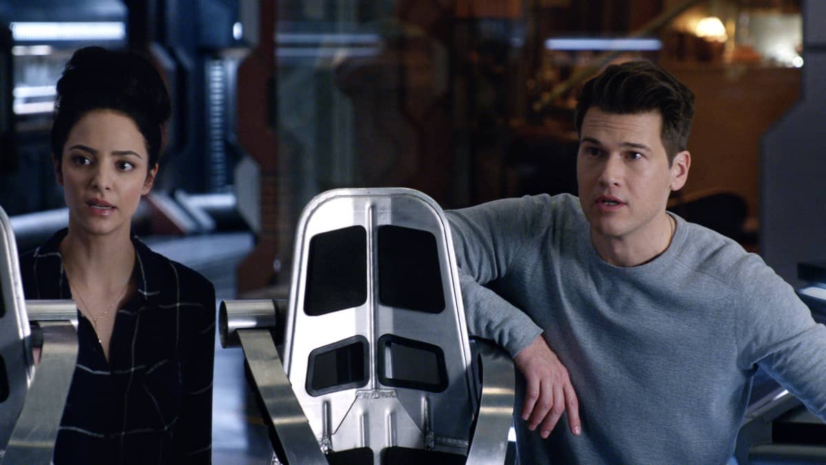 LGN414c_0005r DC’s Legends of Tomorrow Review: Nip/Stuck (Season 4 Episode 14)