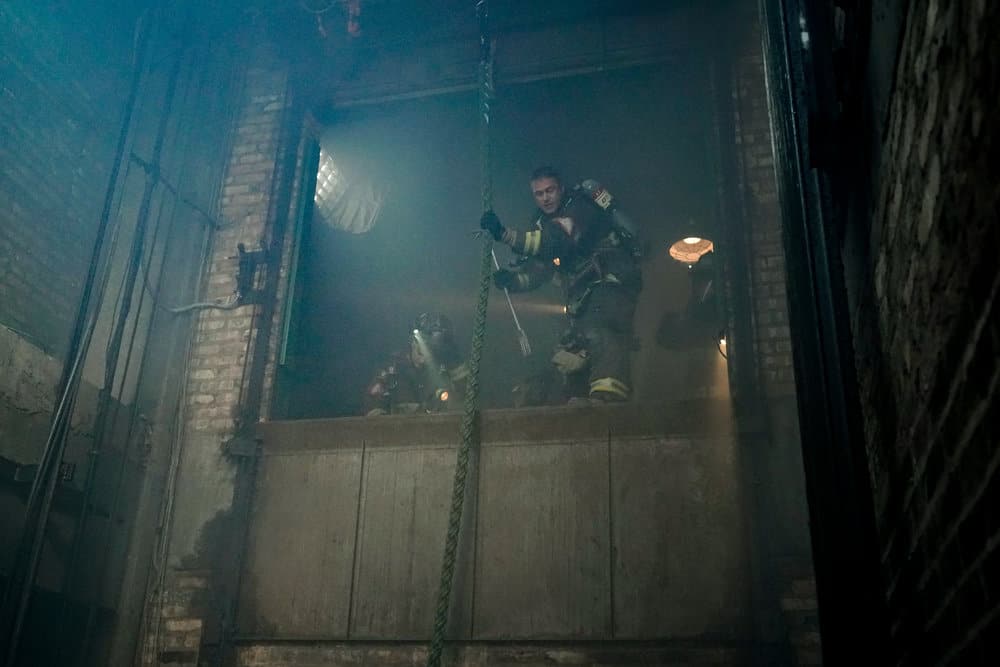 Chicago Fire Season 7 Episode 22 - Taylor Kinney as Lt. Kelly Severide Preview — Chicago Fire Season 7 Episode 22: I’m Not Leaving You - Part 2 Chicago Fire Season 7 Episode 22 - Taylor Kinney as Lt. Kelly Severide